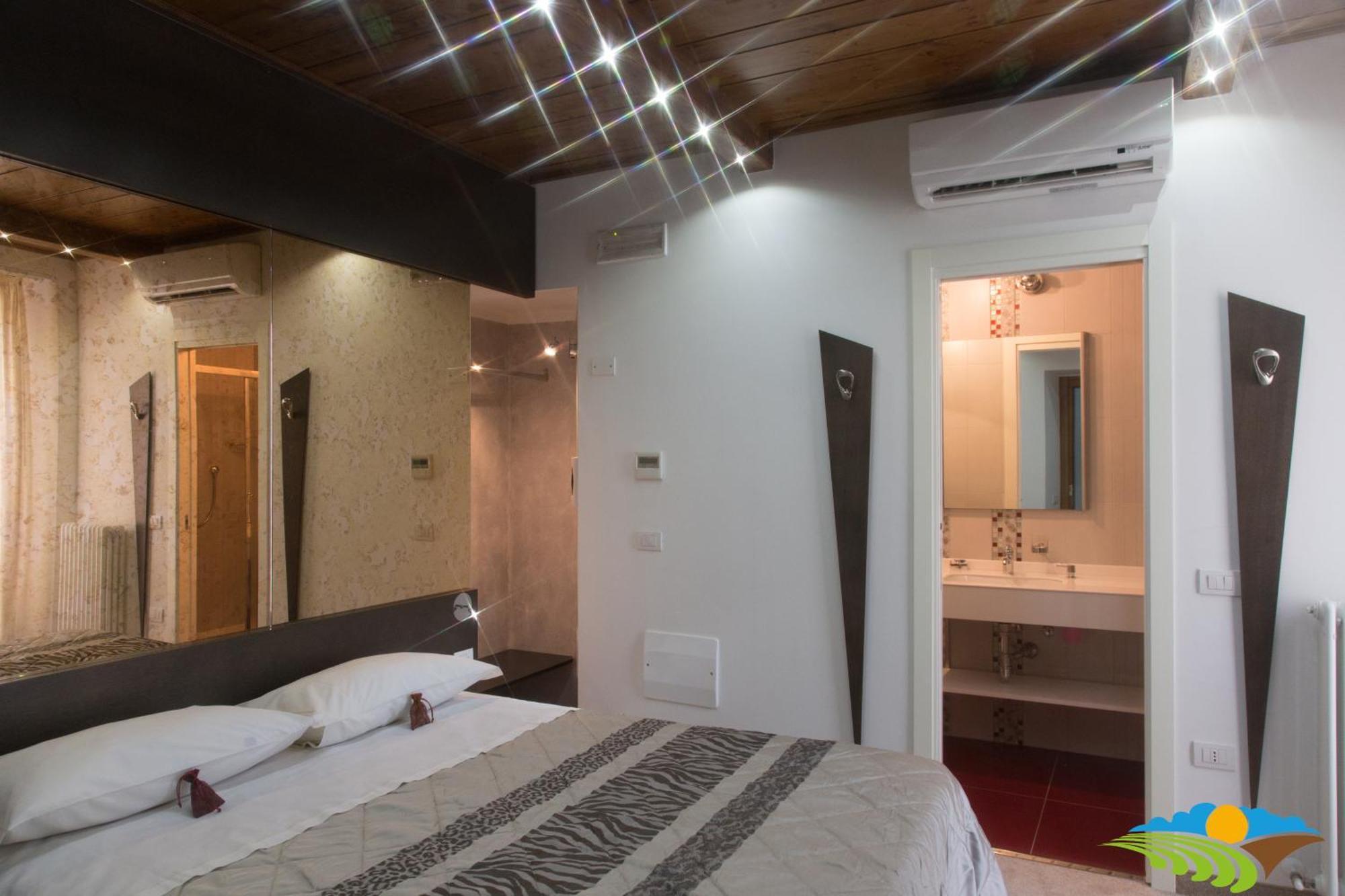 Albergo Diffuso - Il Poggetto Tra Urbino & San Marino Habitación foto